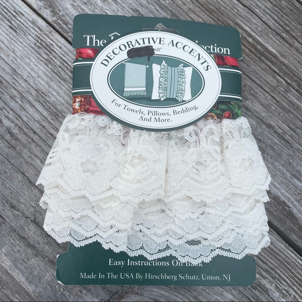 The Hirschberg Collection Decorative Christmas Accent Towels Pillows Bedding 60"